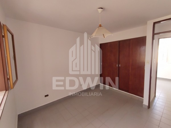 EN VENTA! Impecable departamento Complejo Arenales