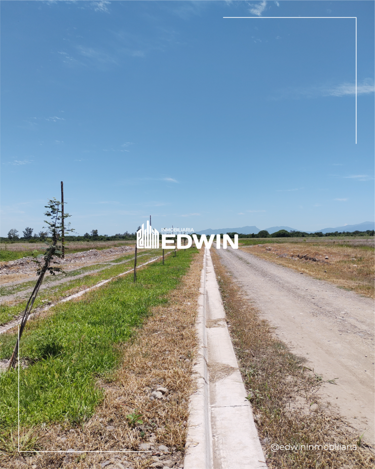 A 4,5 KM DEL PUEBLO DE SAN LUIS, excelente terreno en ESQUINA, sobre Av principal a pavimentarse.