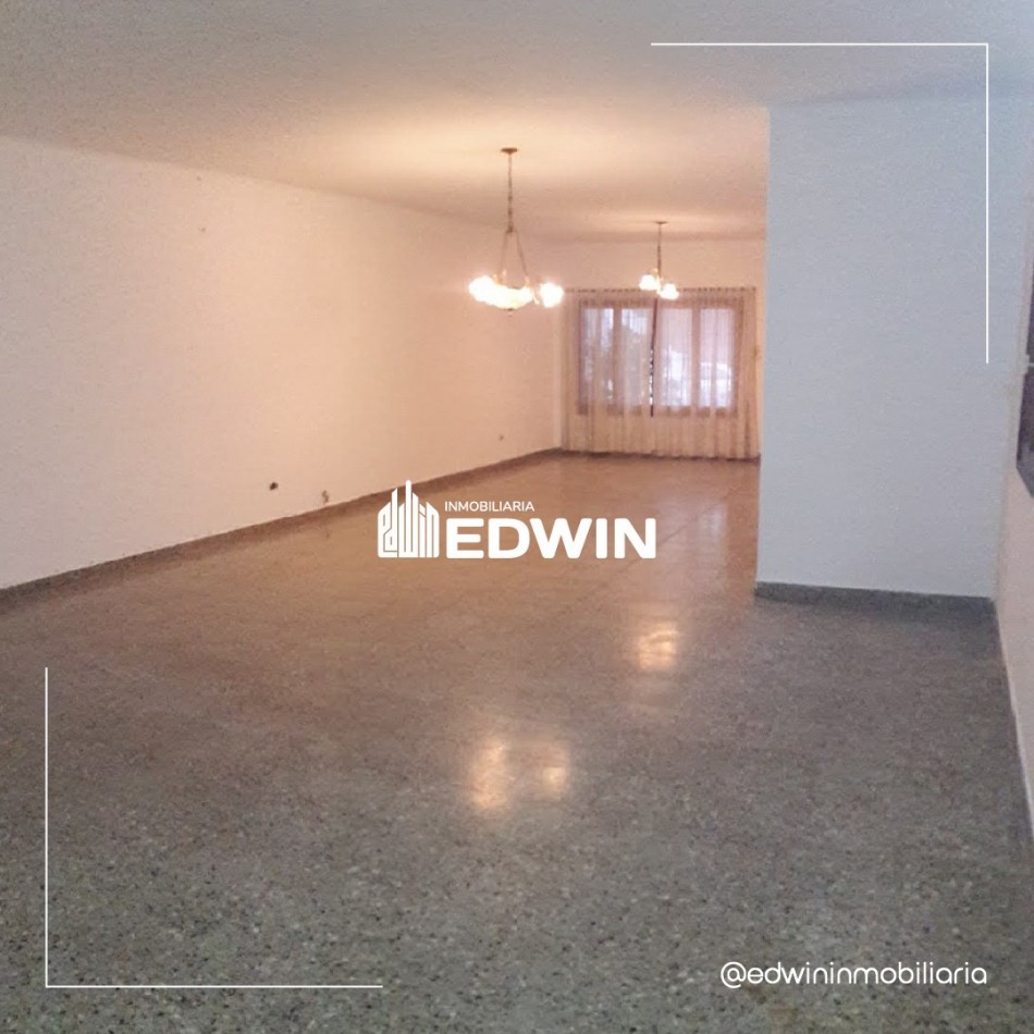 En venta casa en Tres Cerritos a dos cuadras de la segunda rotonda