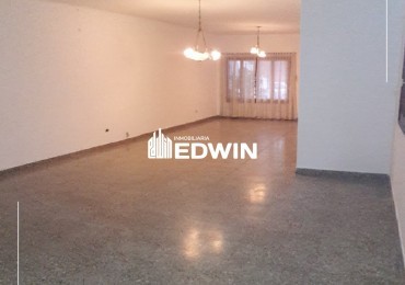 En venta casa en Tres Cerritos a dos cuadras de la segunda rotonda 